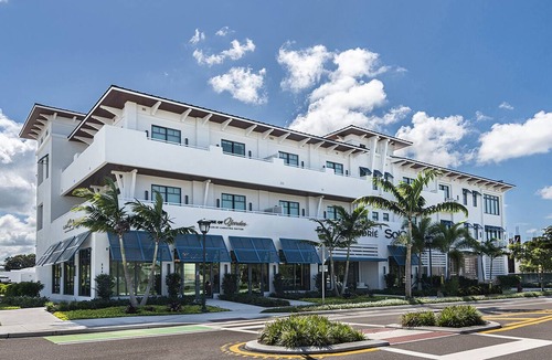 Old Naples Condo | SOCE FLATS 308 - New Olde Naples Condo Steps to 5th Ave S!
