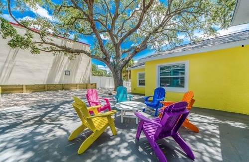 Indian Rocks Beach Cottage | SOL Cottage, Best Experience in IRB, new AC, totally remodeled, free parking