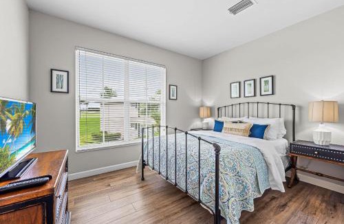 Naples House | Solterra - newly remodeled luxury 3BR condo with lake and golf views, access to resort pool, hot tub, and golf courses at Lely Resort! Close to Naples beaches, 5th Avenue S, and Marco Island! Ideal for families or groups, perfect for a summer vacation!