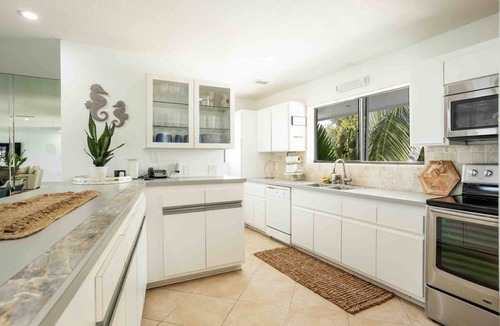 Marathon Villa | Sombrero Beach house with private dock and pool