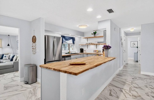 Redington Beach House | Sonnenhaus! 2 Blocks from Beach Access!