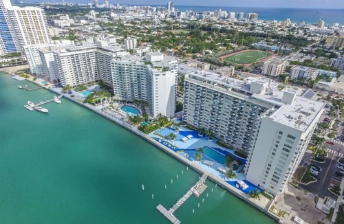 West Avenue Apartment | South Beach Rare Find/1 BR Apartment in Luxury Condo