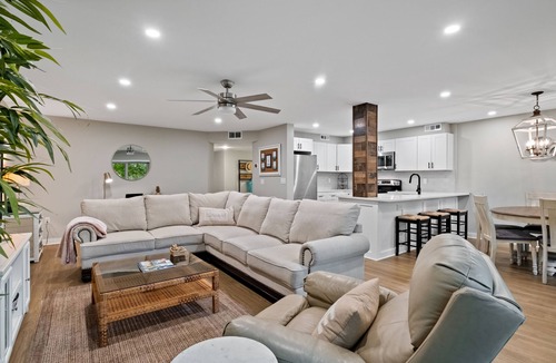 South Beach Condo | South Beach in Sea Pines! Beach & Salty dog are steps away