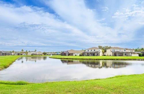 Lakeside Estates House | South facing with lake view pool home, gated community Cumbrian Lakes