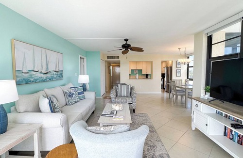 Marco Island Condo | South Seas T4- 306: Beautiful end unit condo, Beach Front