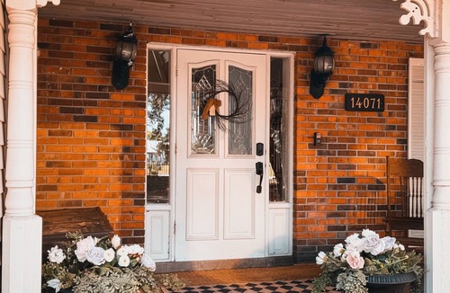 Buckingham House | Southern Vintage Farm Estate, Pool, Pond and Barn 4/3 & Event-Ready Retreat
