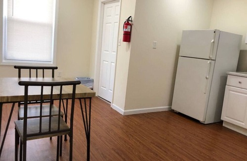 Weequahic Apartment | Spacious 1,300 sf 3-bedroom apartment, minutes to Newark Airport EWR