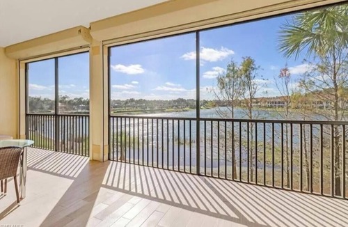 Bonita Springs Condo | Spacious 2nd Floor 3 Bed Rm Coach Home w/Long Lake View - Close to Beaches