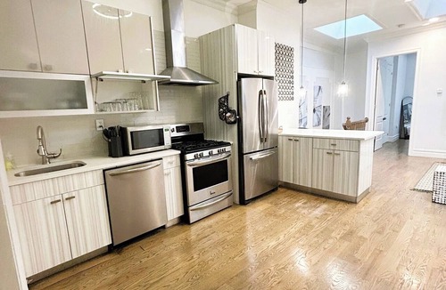 Bushwick Apartment | Spacious 3-bedroom apartment in enjoyable Brooklyn with WiFi, AC
