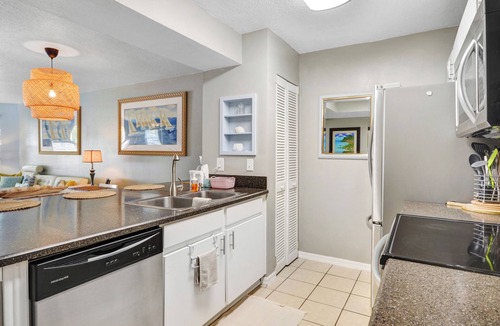 Lindfields Condo | Spacious 3- queen bedroom condo - gym, Pool, Spa, Gym, 7 min Disney, 5 to Shops