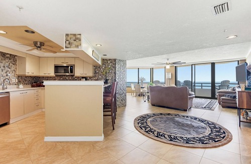 Wilbur-By-The-Sea Condo | Spacious 3-BR on 9th Floor in amazing Daytona Beach Shores on the NO DRIVE BEACH