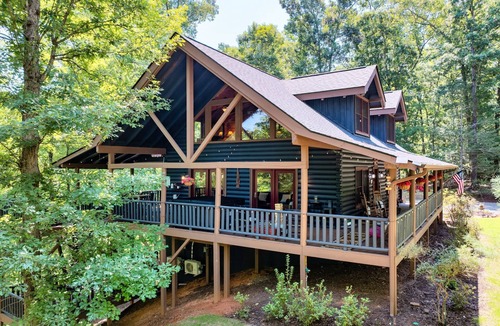 Lake Lure Cabin | Spacious 3BR Lake Lure Retreat with Bunk Room Sleeps 15 -Family & Pet Friendly