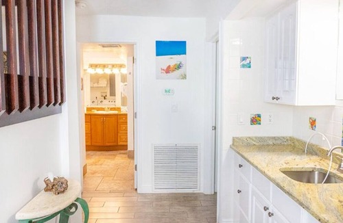 Sanibel Condo | Spacious 3BR retreat with full wrap-around lanai - Sanibel Island - pet friendly - SI 13