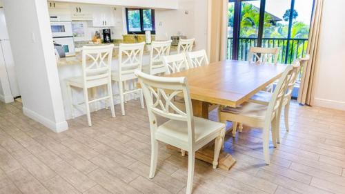 Sanibel House | Spacious 3BR retreat with Full Wrap-Around Lanai - Sanibel Island - Pet Friendly - Signal Inn 13