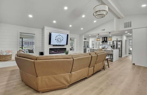 Indian Waters House | Spacious 4 bedroom waterfront home in beautiful Crystal River with fitness room