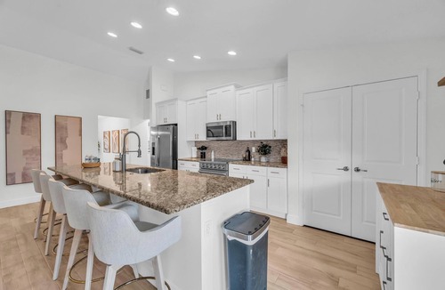 Port Saint Lucie House | Spacious 4-bedroom house, mini-putt, pool & wood oven