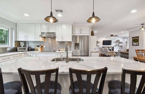 Lutz House | Spacious 4 Bedroom Entire Home, Tampa, Fire Pit