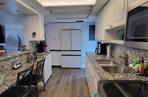 Survey Creek House | Spacious 4-bedroom house on the water, with WiFi and large yard.