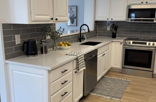 Town N County Park House | Spacious 4-bedroom house in serene Tampa with AC comfort