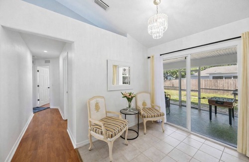 Lake Sarasota House | Spacious 4BR fenced yard 20 min to Siesta Key