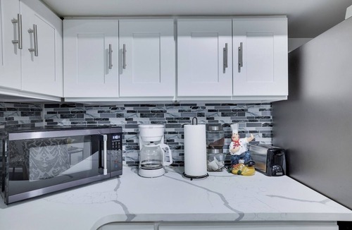 Weequahic House | Spacious 4BR Newark Home – Free Parking + NYC