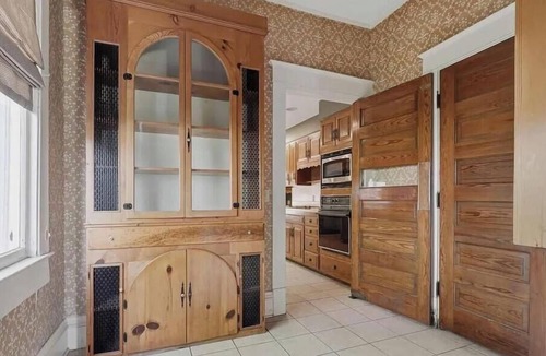 Ashburn House | Spacious 5 bedroom house in tranquil Ashburn with AC