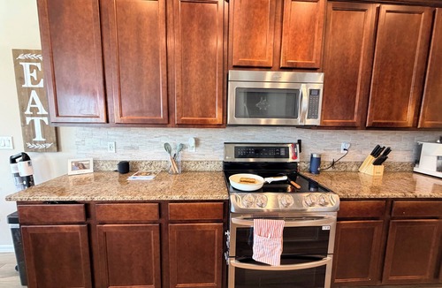 Plant City House | Spacious 5BR Family Retreat w/Private Pool & Spa