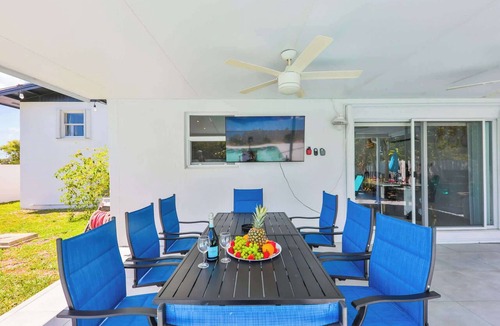 Ives Estates House | Spacious 5BR Villa with Private Pool Near Hard Rock Stadium