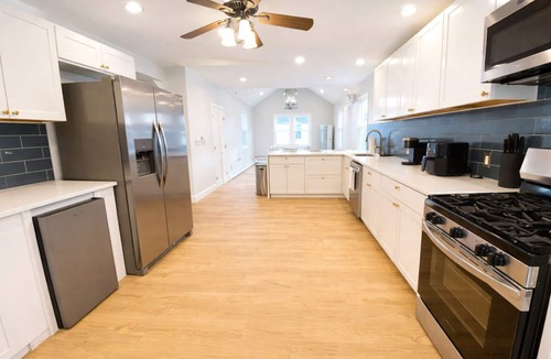 Long Branch House | Spacious beach home, walk to shore