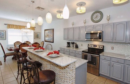 Loughman Villa | SPACIOUS BEAUTIFUL PALACE VILLA ! Near all Disney parks-10beds sleep 16 people