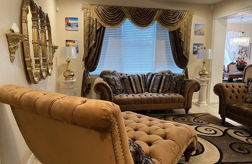 Loughman Villa | SPACIOUS BEAUTIFUL PALACE VILLA ! Near all Disney parks-10beds sleep 16 people