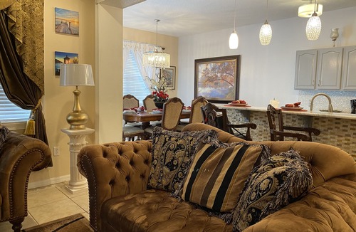 Loughman Villa | SPACIOUS BEAUTIFUL PALACE VILLA ! Near all Disney parks-10beds sleep 16 people