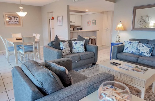 Sanibel Condo | Spacious Corner Condo