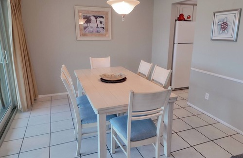 Sanibel Condo | Spacious Corner Condo