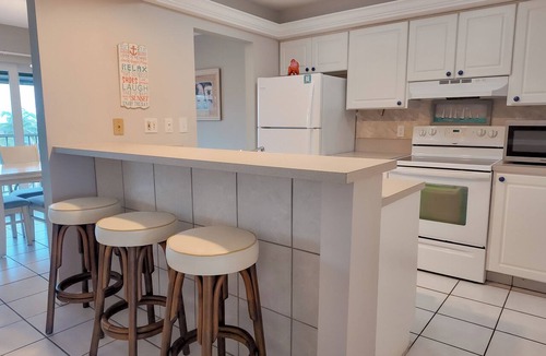 Sanibel Condo | Spacious Corner Condo