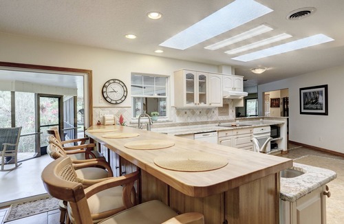 Vero Beach House | Spacious Custom Home on fully landscaped large lot. Hot tub, gazebos, etc.