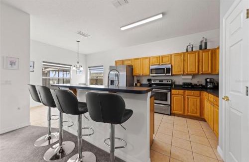 Highgate Park Villa | Spacious Disney Home with Pool and Mini Golf 15 minutes from Disney