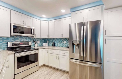 Ilexhurst Condo | Spacious double condo w balconies, Gulf views, shared pool & beach access