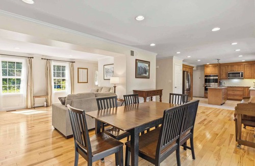 Parole House | Spacious Edgewater Home Deck & Sleeps 8