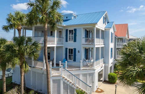 Oceanmarsh Subdivision House | Spacious family home with expansive views, close to the beach and amenities