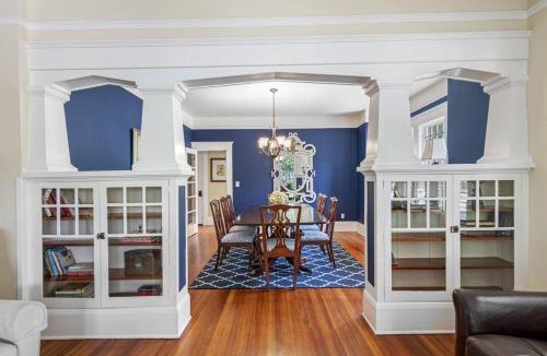 Historic Hyde Park North House | Spacious Hyde Park Retreat on Packwood