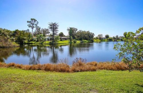 North Fort Myers House | Spacious lakefront pool home in North Fort Myers