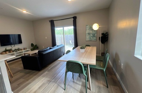 Golden Glades House | Spacious Miami Townhouse with Free Parking
