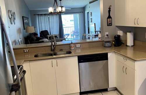 Naples Condo | Spacious Naples 3BR Condo with Pond View