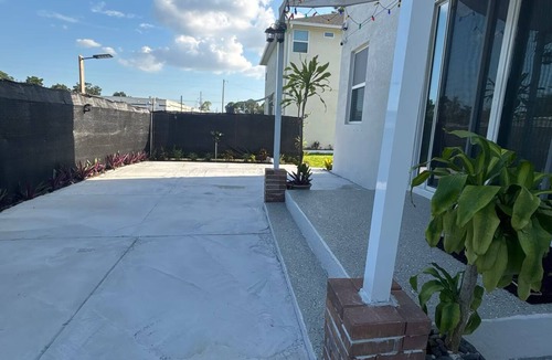 Pinellas Park House | Spacious New construction 5-bedroom house
