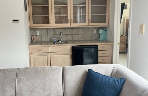 North Beach Haven House | Spacious newly renovated house --6 houses from the beach