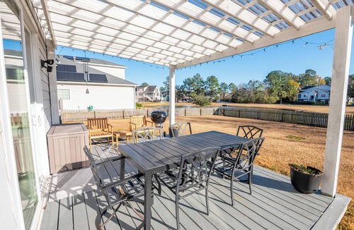 Hanahan House | Spacious & Quiet Home - 4BR + Office - Water Views