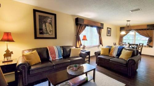 River Ranch Apartment | Spacious River Ranch Private COTTAGE with private porch! 401