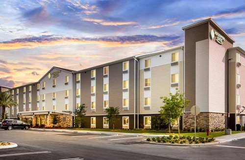 Port Saint Lucie Hotel | Spacious Studio Suite | Free Parking | Pets are Allowed