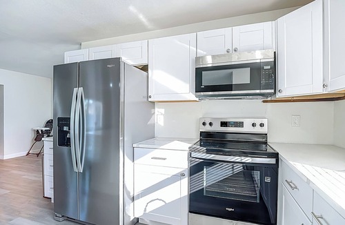 Carrollwood House | Spacious Tampa Stay Large Yard 15 Guests